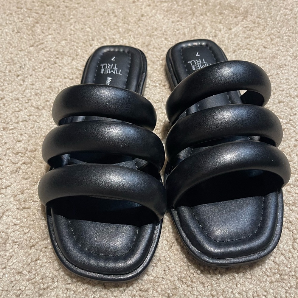 Time and Tru Black Memory Foam Sandals